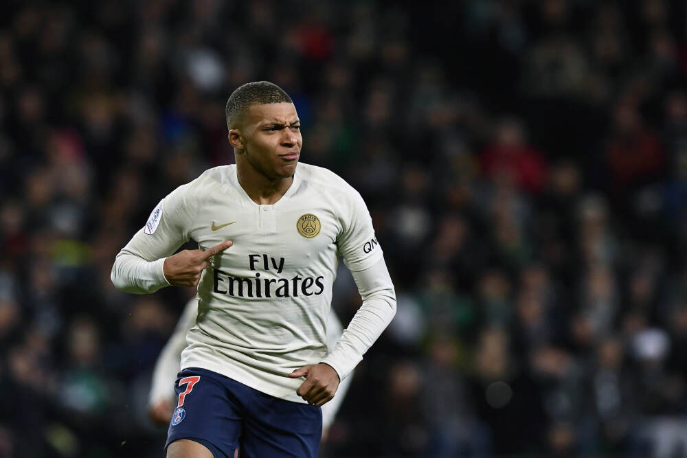 时隔3年7个月 韩国总统重返青瓦台